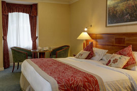 blunsdon-house-hotel-bedrooms-32-83070.jpg