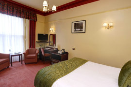 lee-wood-hotel-bedrooms-13-83174.jpg