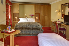 york-pavilion-hotel-bedrooms-15-83287.jpg