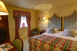 york-pavilion-hotel-bedrooms-16-83287.jpg