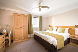 new-holmwood-hotel-bedrooms-31-83365.jpg