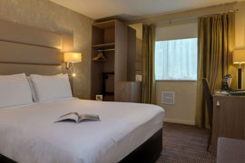 pontypool-metro-hotel-bedrooms-13-83543.jpg