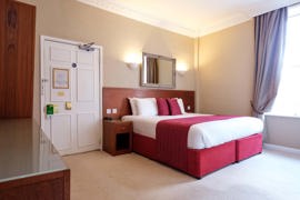 the-george-hotel-bedrooms-01-83789.jpg