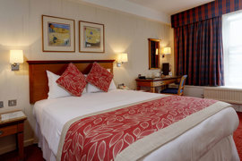 homestead-court-hotel-bedrooms-18-83816.jpg