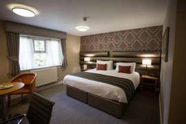 ullesthorpe-court-hotel-bedrooms-23-83849.jpg