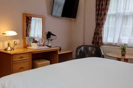 kenwick-park-hotel-bedrooms-05-83858.jpg