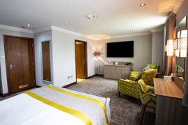 pastures-hotel-bedrooms-02-83889.jpg