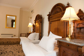 beamish-hall-hotel-bedrooms-05-83931.jpg