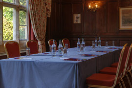 grims-dyke-hotel-meeting-space-07-83956.jpg