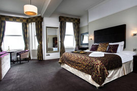 the-hatfield-hotel-bedrooms-02-84206.jpg