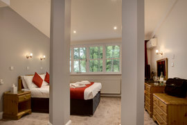 andover-hotel-bedrooms-01-84223.jpg