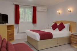 andover-hotel-bedrooms-08-84223.jpg