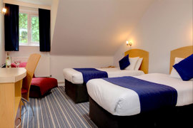 andover-hotel-bedrooms-13-84223.jpg