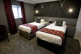 st-james-hotel-bedrooms-02-84322.jpg