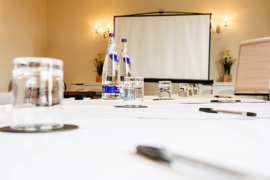 southcrest-manor-hotel-meeting-space-01-84339.jpg