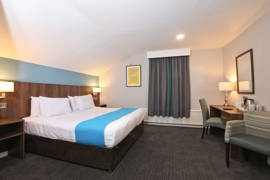 jephson-hotel-bedrooms-07-84342.jpg