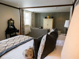 woughton-house-bedrooms-03-84353.jpg