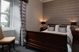 dryfesdale-hotel-bedrooms-15-84368.jpg