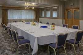 suites-hotel-meeting-space-07-84386.jpg