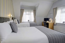 reading-calcot-hotel-bedrooms-03-84395.jpg