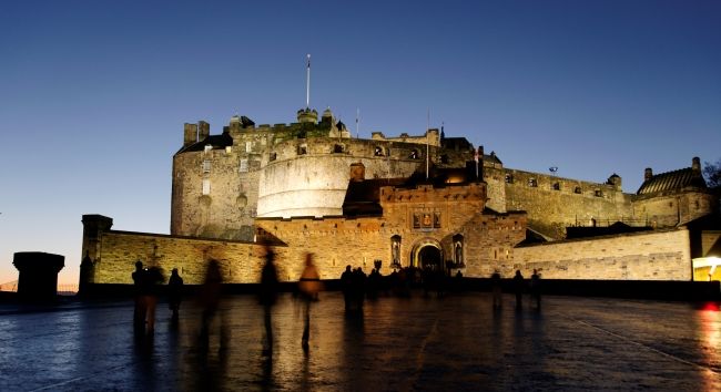 visit edinburgh castle