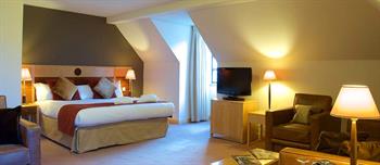 Ground floor hotel bedrooms at Best Western Grimsby Oaklands Hall Hotel